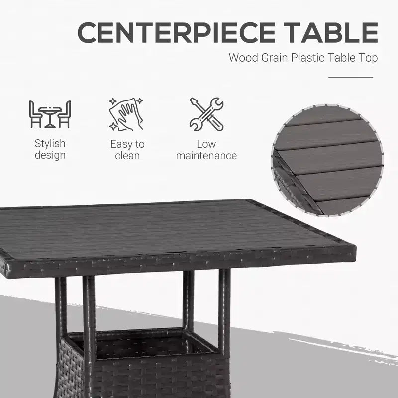Chaises de bistro et table basse de jardin