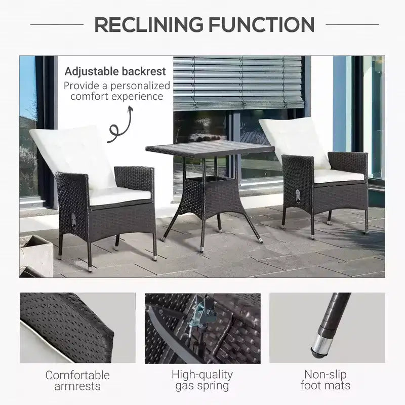 Chaises de bistro et table basse de jardin